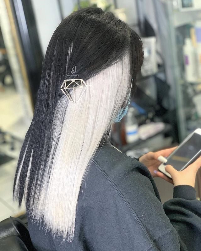 Black and White Contrast Highlights